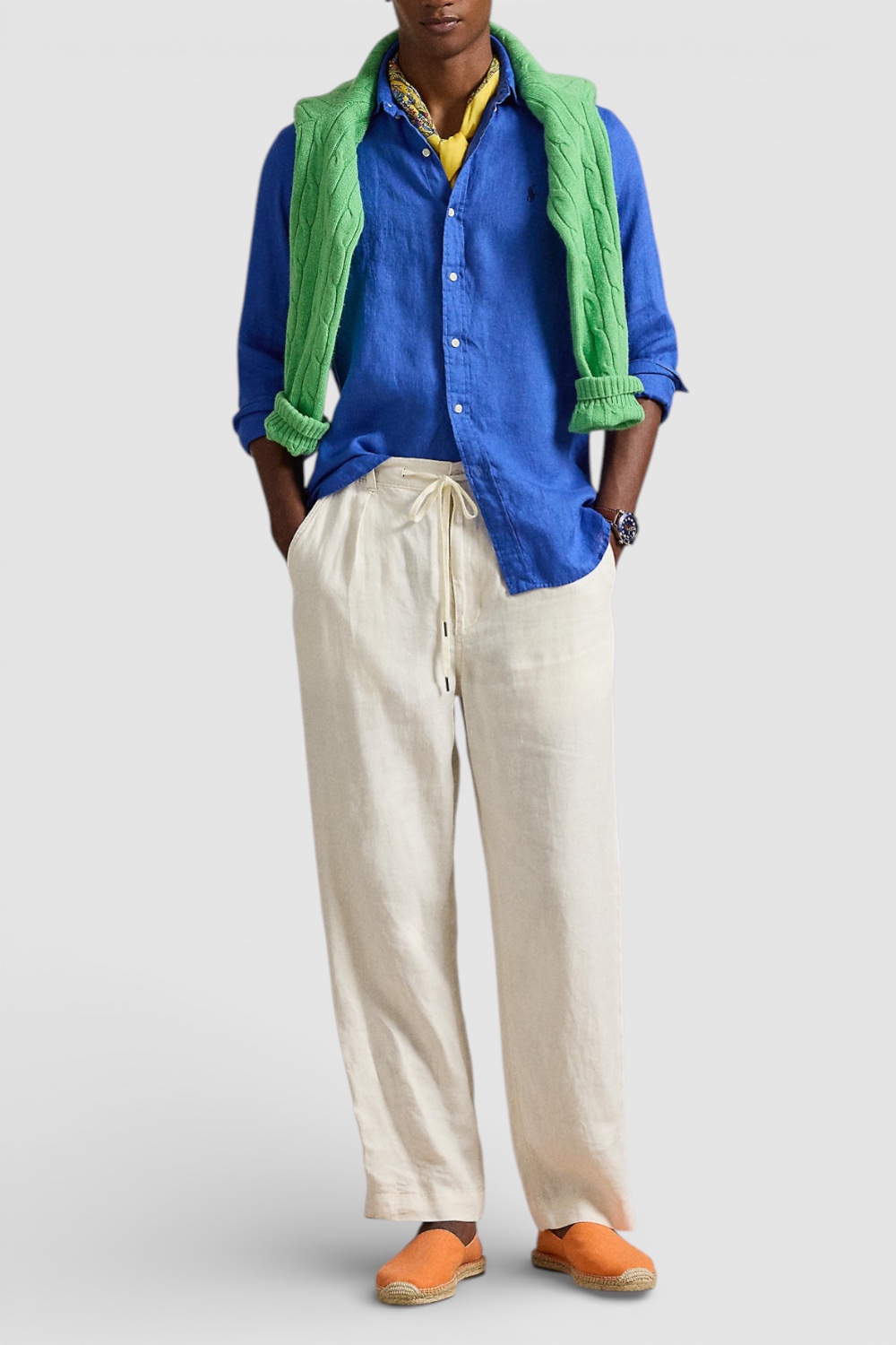 תמונת כל הלוק של חולצה מכופתרת